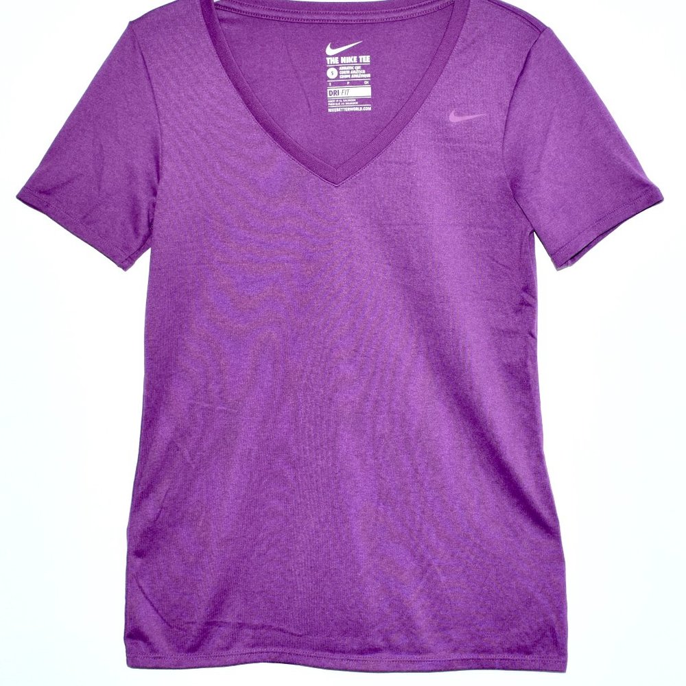 Nike Legend 2.0 Womens V-Neck Short Sleeve T-Shirt in Purple - Small